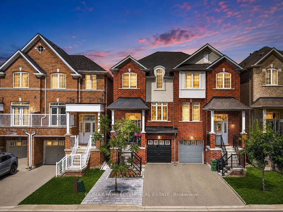44 Lou Pomanti Street, Toronto, ON M9M 0C2 – main photo