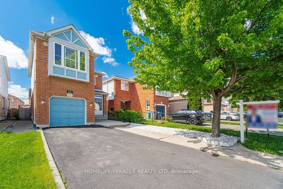 31 Larkspur Road, Brampton, ON L6R 1W8 – main photo
