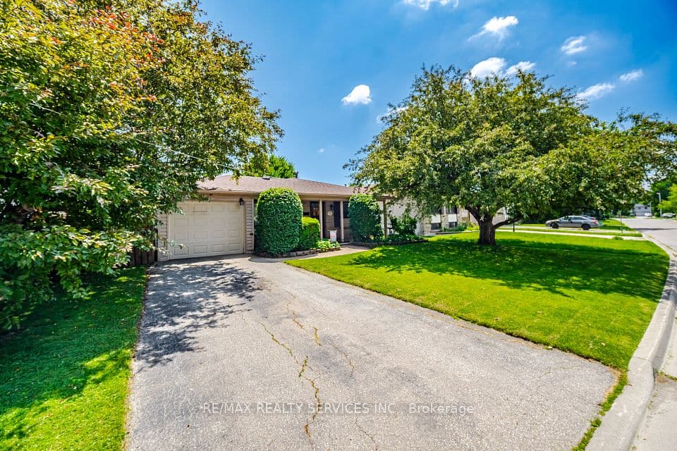 15 Ferndale Crescent, Brampton, ON L6Y 3V3 – photo 3