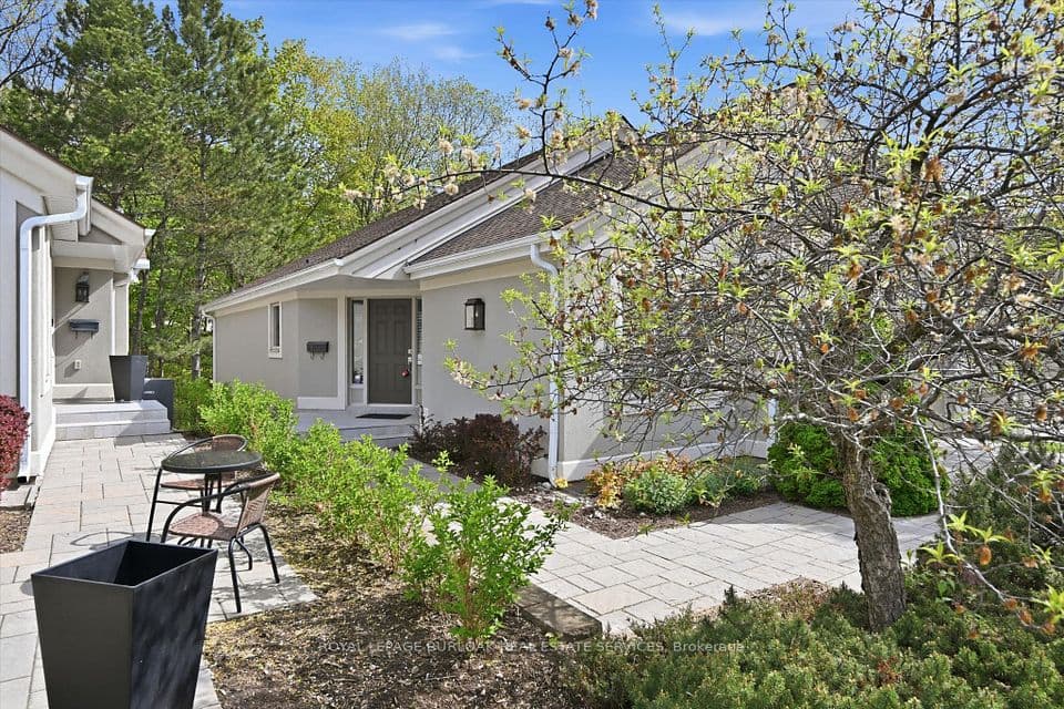 1095 Skyview Drive 4, Burlington, ON L7P 4W7 – photo 2