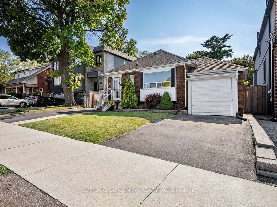 980 Kipling Avenue, Toronto, ON M9B 3L2 – photo 2
