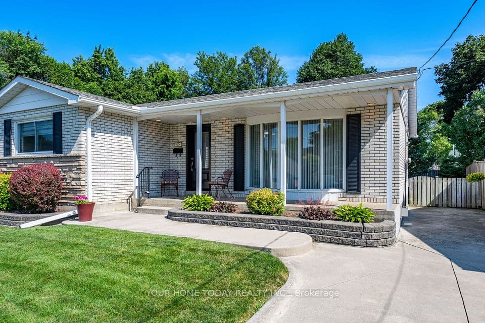 17 Carole Street, Halton Hills, ON L7G 5B4 – photo 2