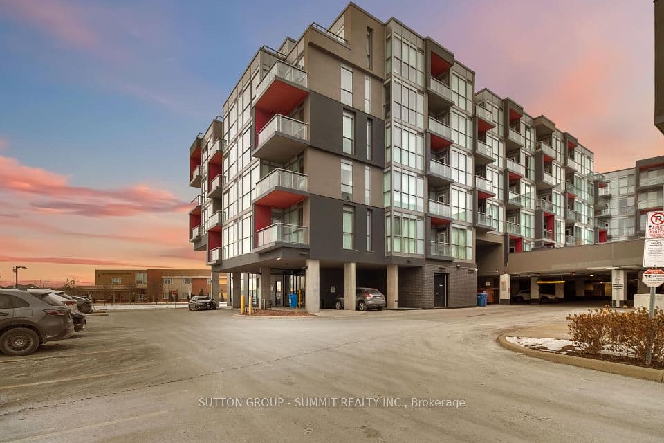 5220 DUNDAS Street D422, Burlington, ON L7L 0J4 – main photo