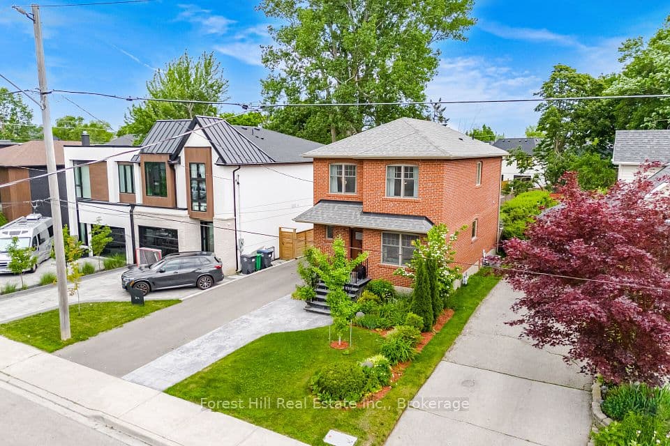 39 Broadview Avenue, Mississauga, ON L5H 2S8 – photo 3