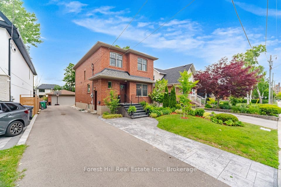 39 Broadview Avenue, Mississauga, ON L5H 2S8 – main photo