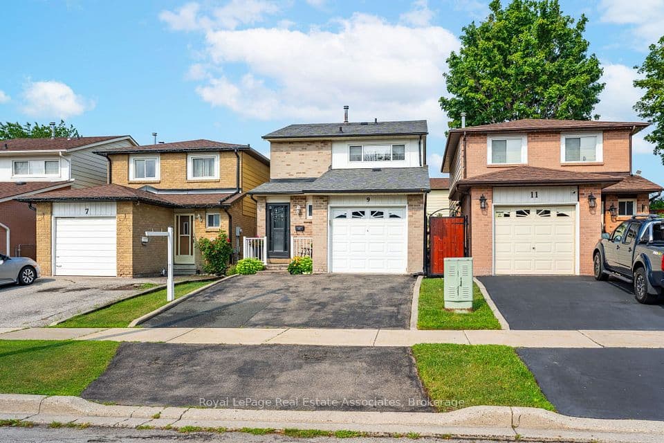 9 Windwood Drive, Toronto, ON M9W 6B8 – main photo