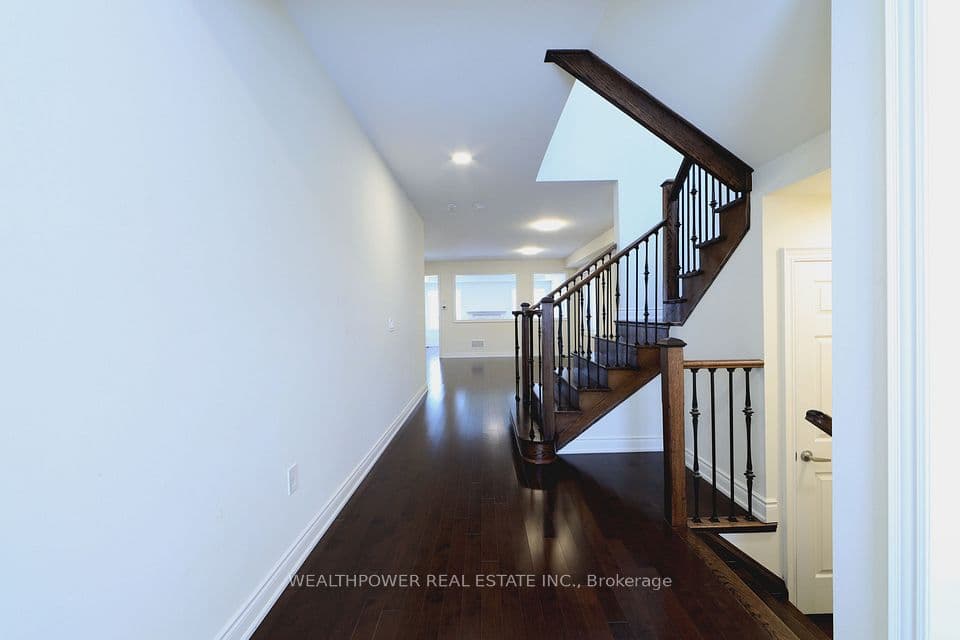 248 Belmore Court, Milton, ON L9E 1H4 – photo 2