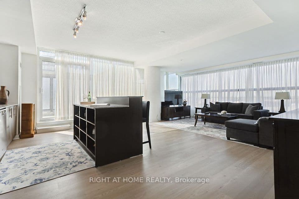 3985 Grand Park Drive 302, Mississauga, ON L5B 0H8 – photo 3