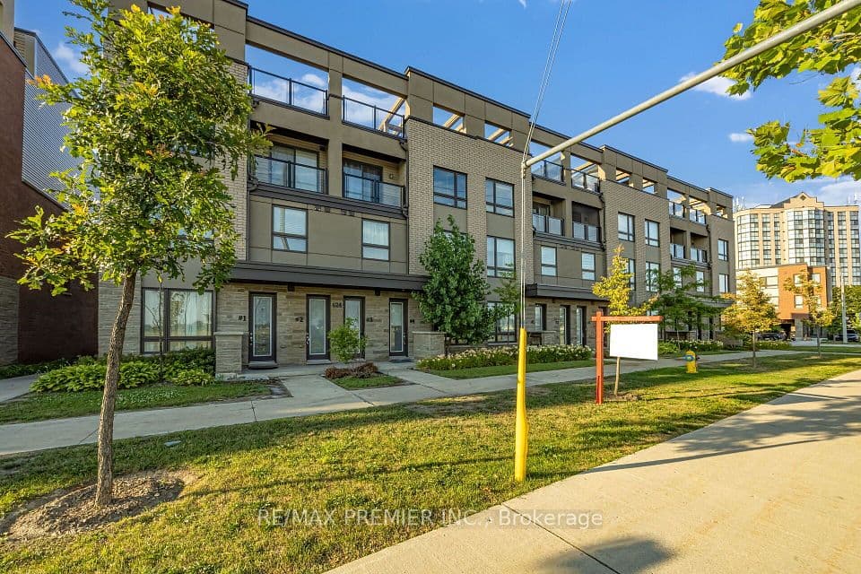 624 Rexdale Boulevard 4, Toronto, ON M9W 0G1 – main photo
