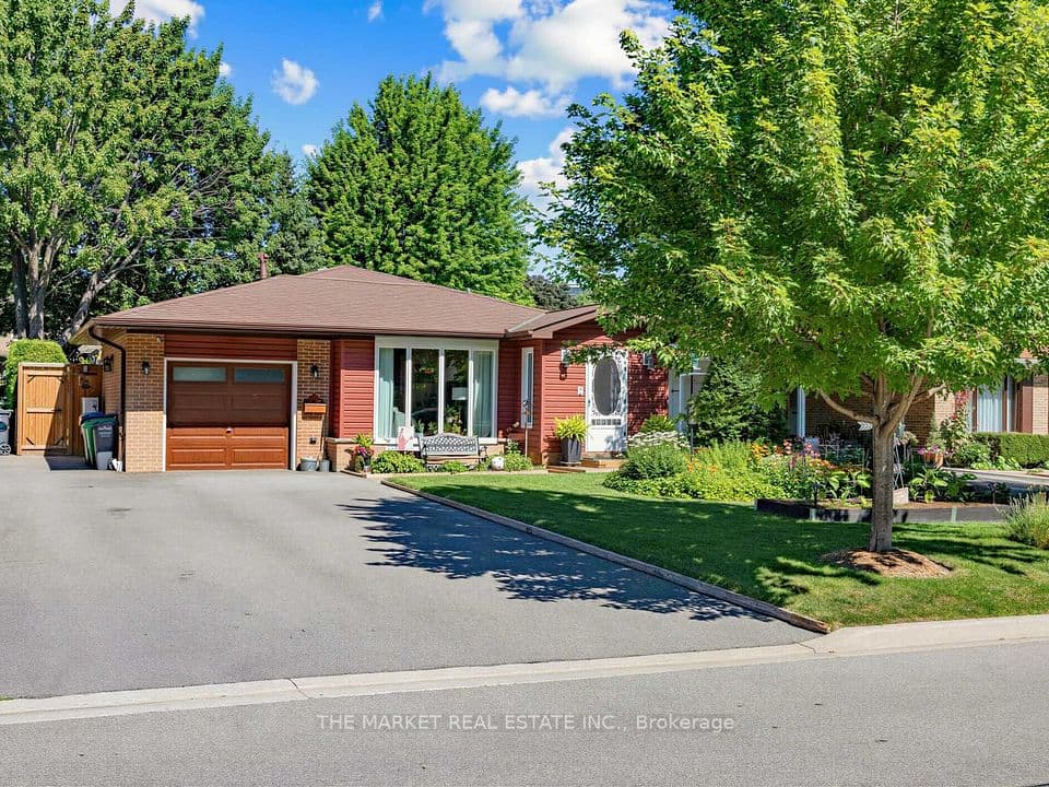 1033 Franconia Drive, Mississauga, ON L4Y 2L6 – main photo