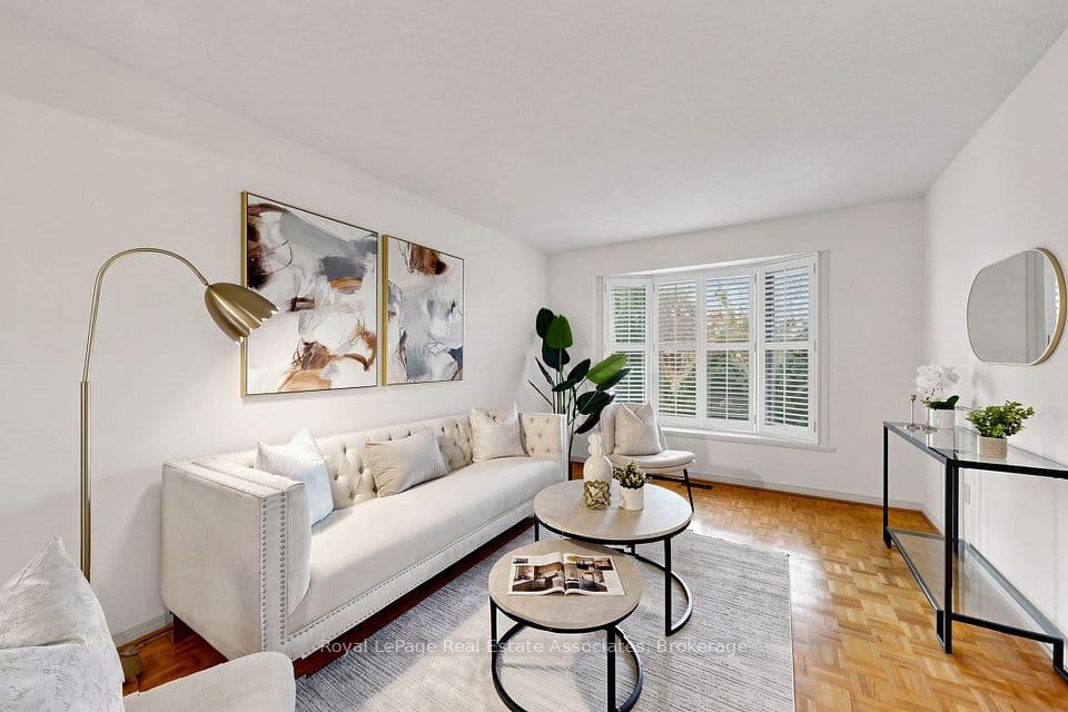 9 Kingsplate Crescent, Toronto, ON M9W 6X6 – photo 2