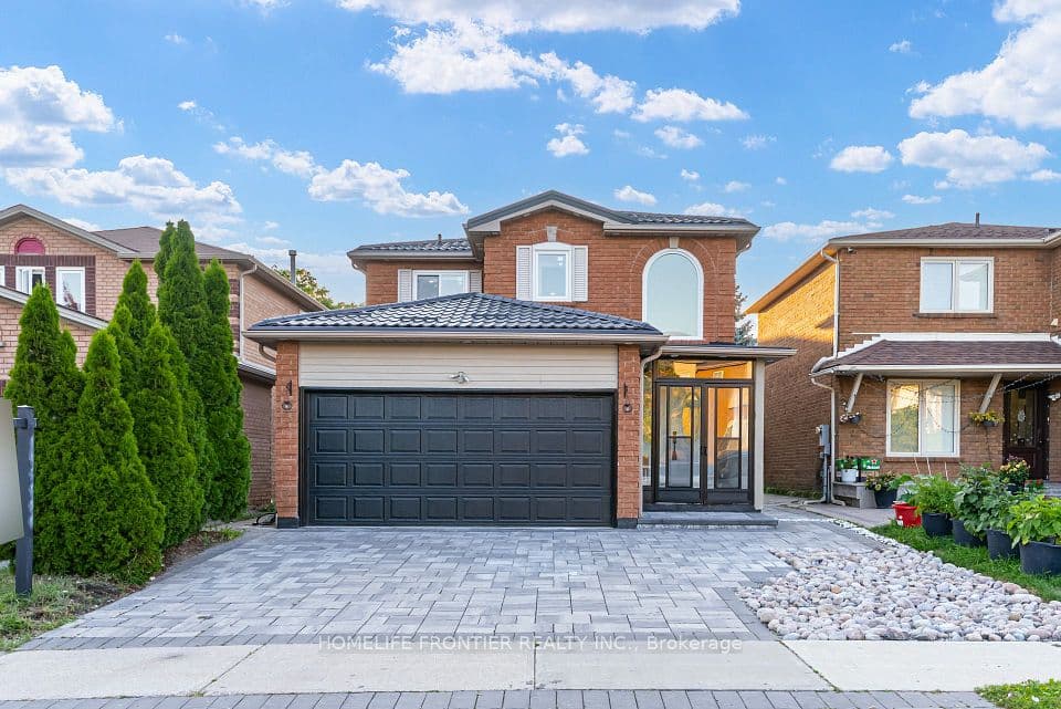 1059 Ivandale Drive, Mississauga, ON L5V 1A9 – photo 2