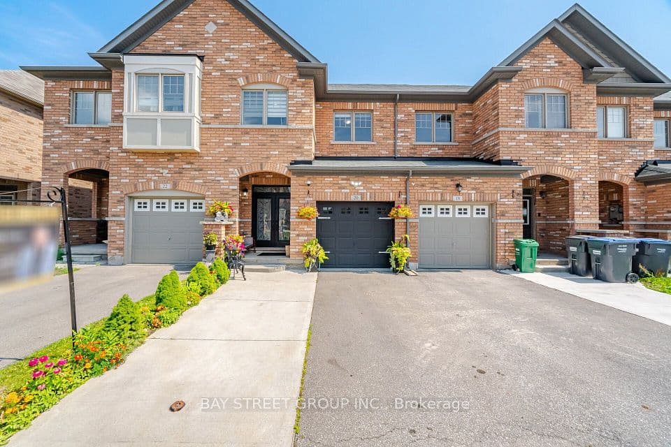 20 Davenfield Circle, Brampton, ON L6P 4L9 – photo 2