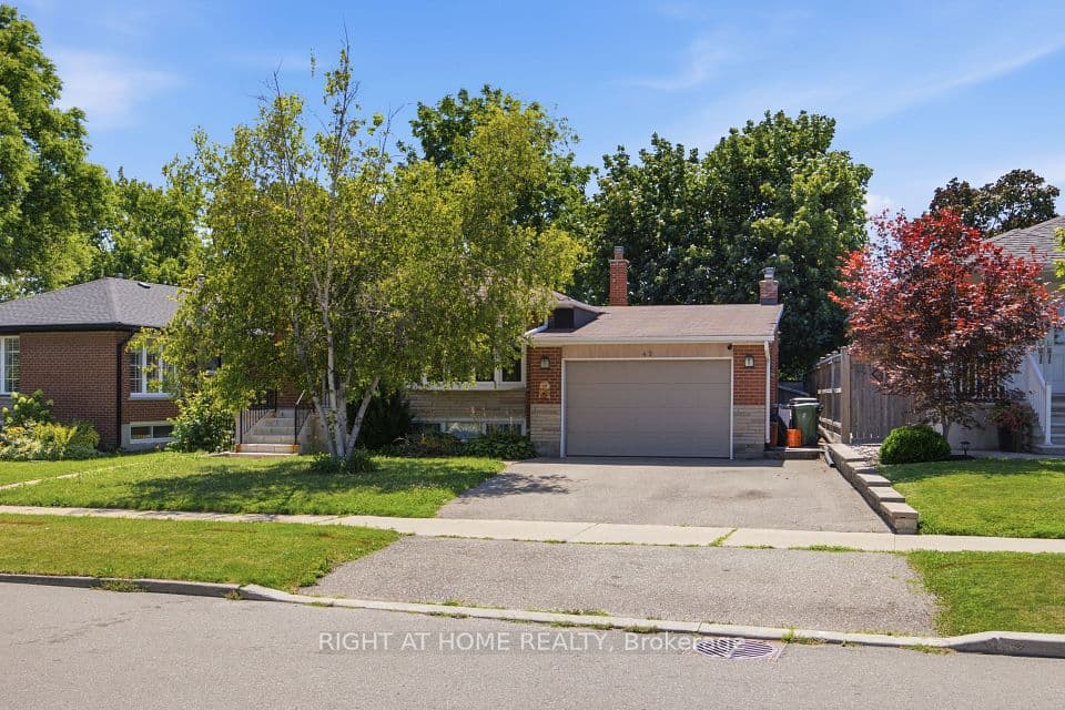 45 Faversham Crescent, Toronto, ON M9C 3X7 – main photo