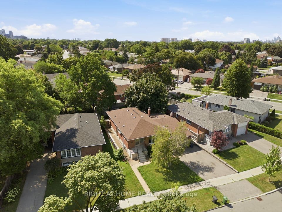 45 Faversham Crescent, Toronto, ON M9C 3X7 – photo 3