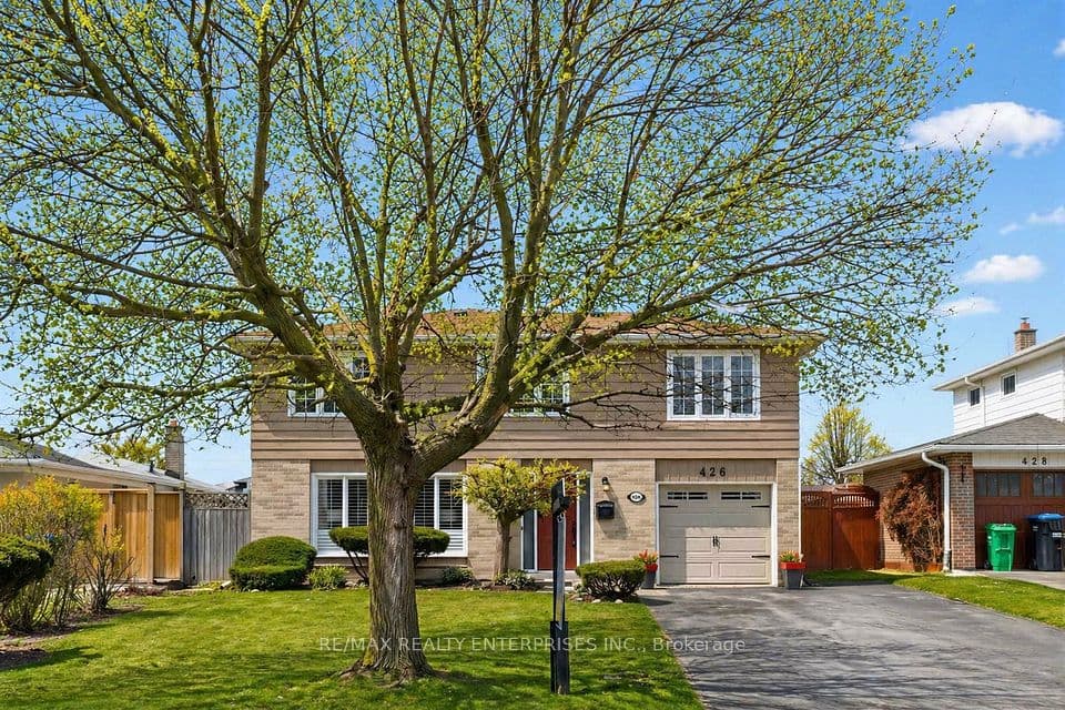426 Bartley Bull Parkway, Brampton, ON L6W 2M5 – main photo