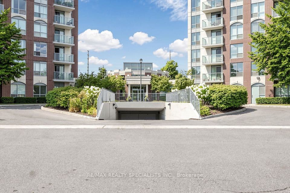 4879 Kimbermount Avenue 303, Mississauga, ON L5M 7R8 – photo 2