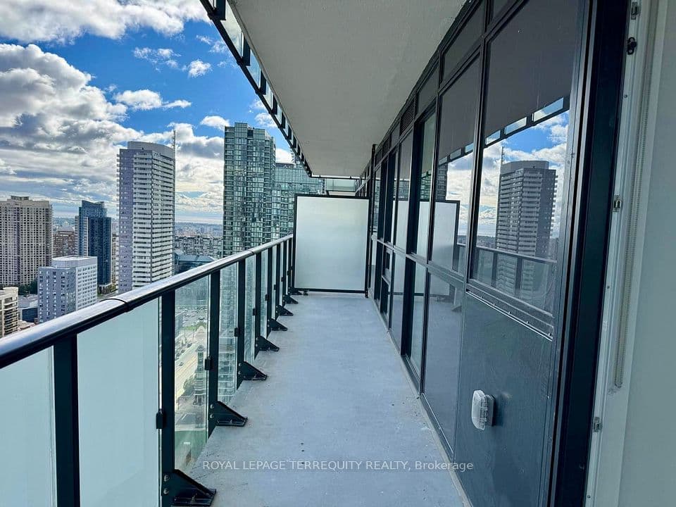 4130 Parkside Village Drive 3004, Mississauga, ON L5B 0L7 – photo 2