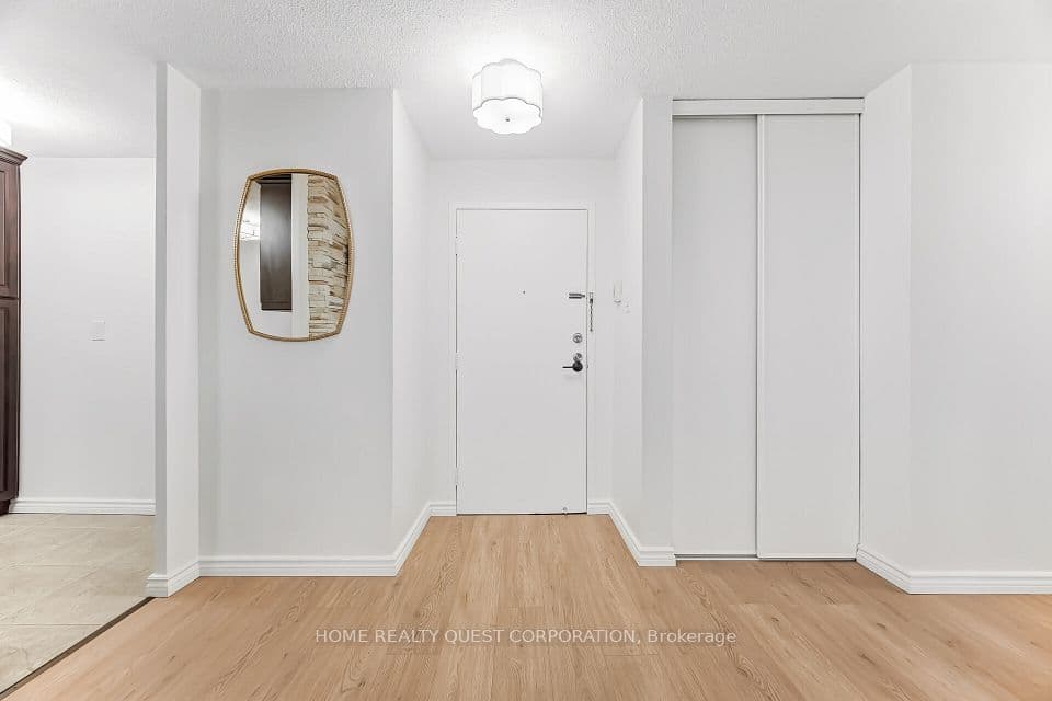 3120 Kirwin Avenue 605, Mississauga, ON L5A 3R2 – photo 3
