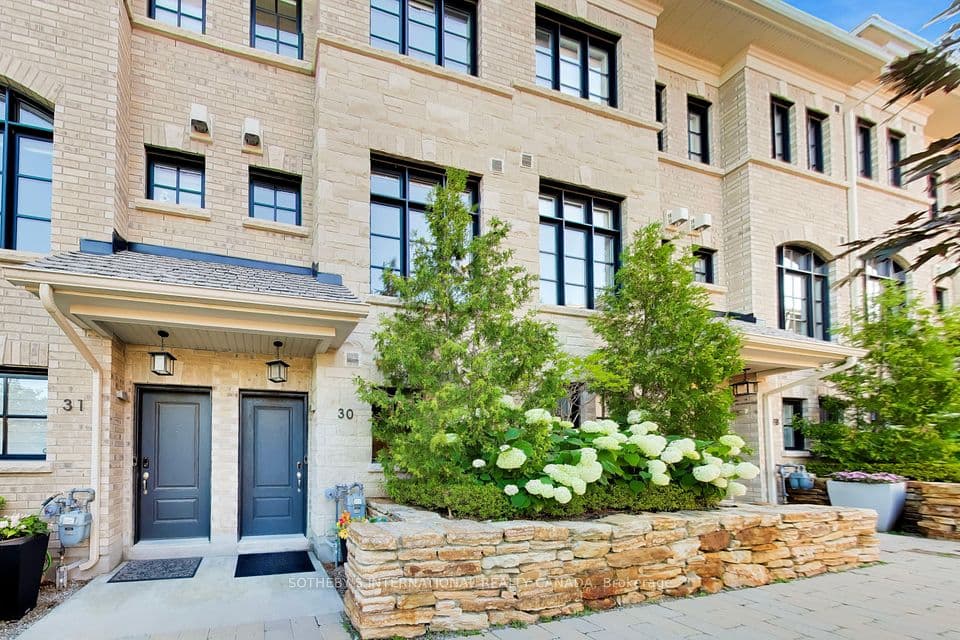 80 Daisy Avenue 30, Toronto, ON M8W 0B7 – main photo