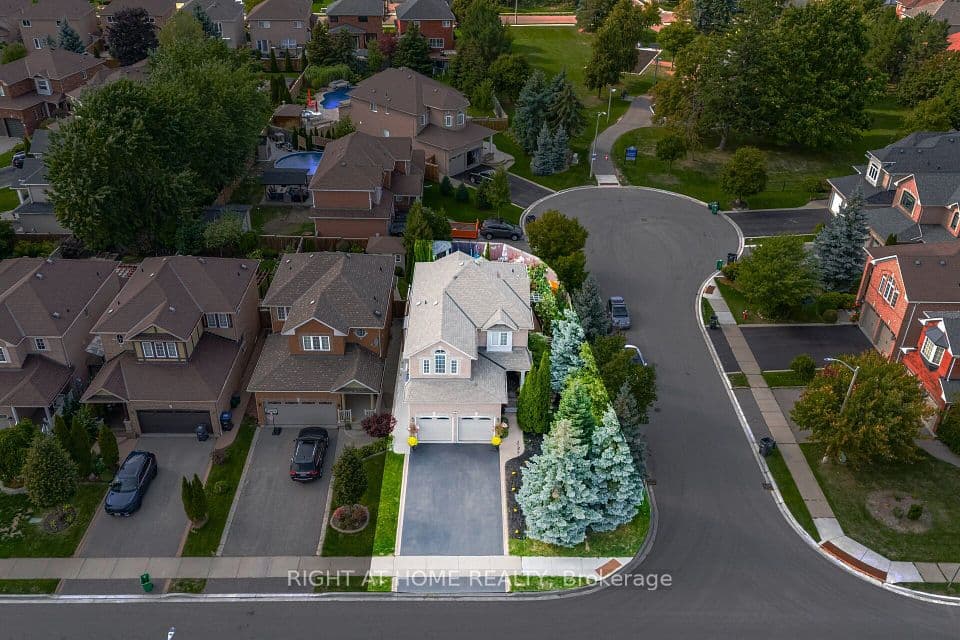 2 Melrose Gardens, Brampton, ON L7A 1J7 – photo 2