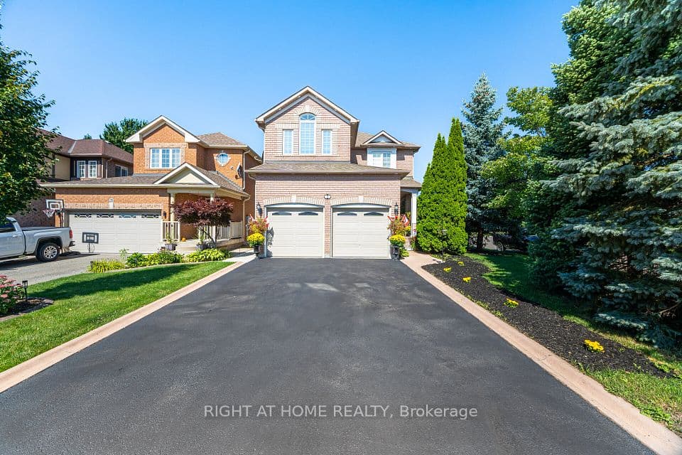 2 Melrose Gardens, Brampton, ON L7A 1J7 – main photo