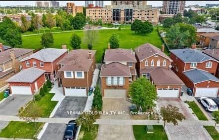 36 Windmill Boulevard, Brampton, ON L6Y 3E4 – main photo