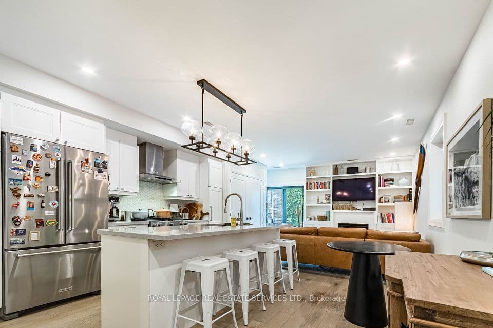 238 Garden Avenue, Toronto, ON M6R 1J1 – photo 3