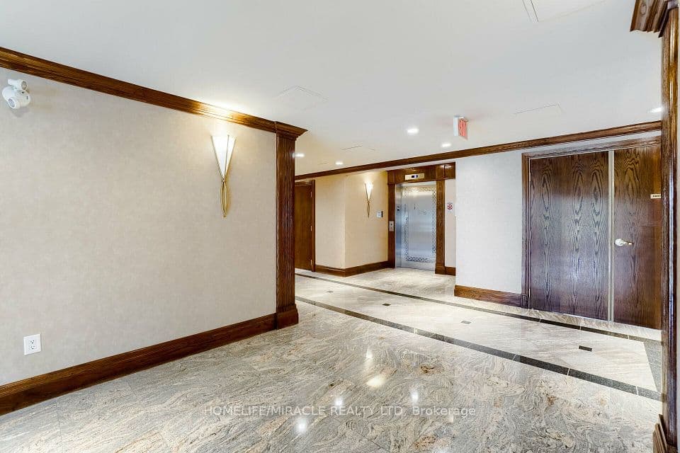 55 Via Rosedale Road 105, Brampton, ON L6R 0V1 – photo 3