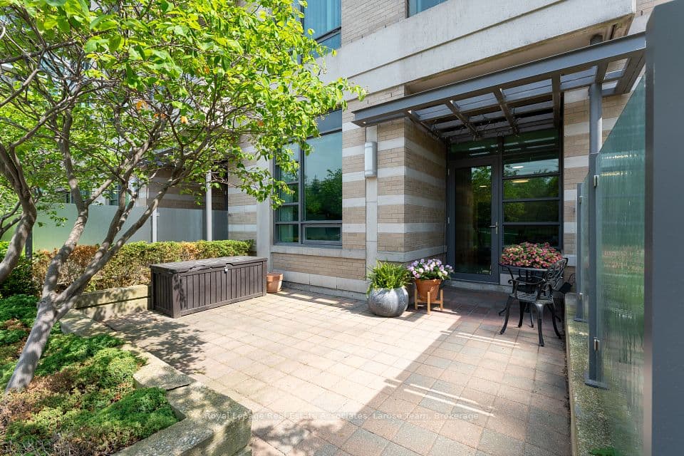 225 Sherway Gardens Road 102, Toronto, ON M9C 0A3 – main photo