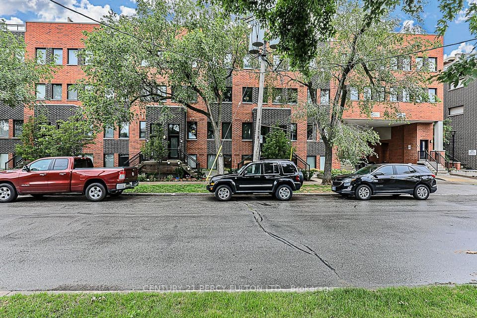 68 Winston Park Boulevard 7, Toronto, ON M3K 1C3 – main photo
