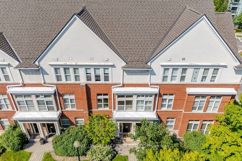 126 Resurrection Road, Toronto, ON M9A 5H1 – photo 3