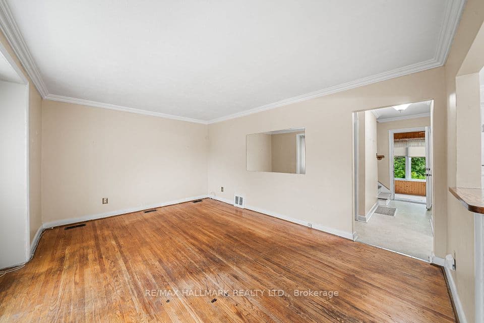 27 Sunray Crescent, Toronto, ON M3M 2C4 – photo 3