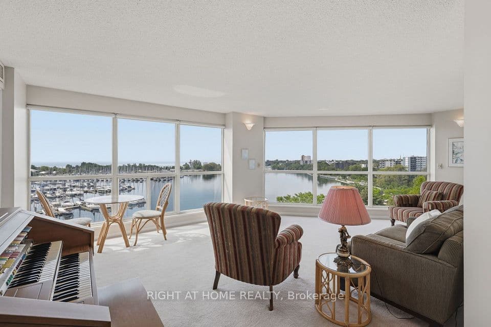 2267 Lake Shore Boulevard W 806, Toronto, ON M8V 3X2 – main photo