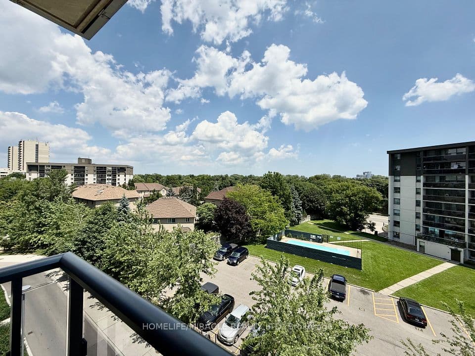 26 Gibbs Road 543, Toronto, ON M9B 0E3 – photo 3