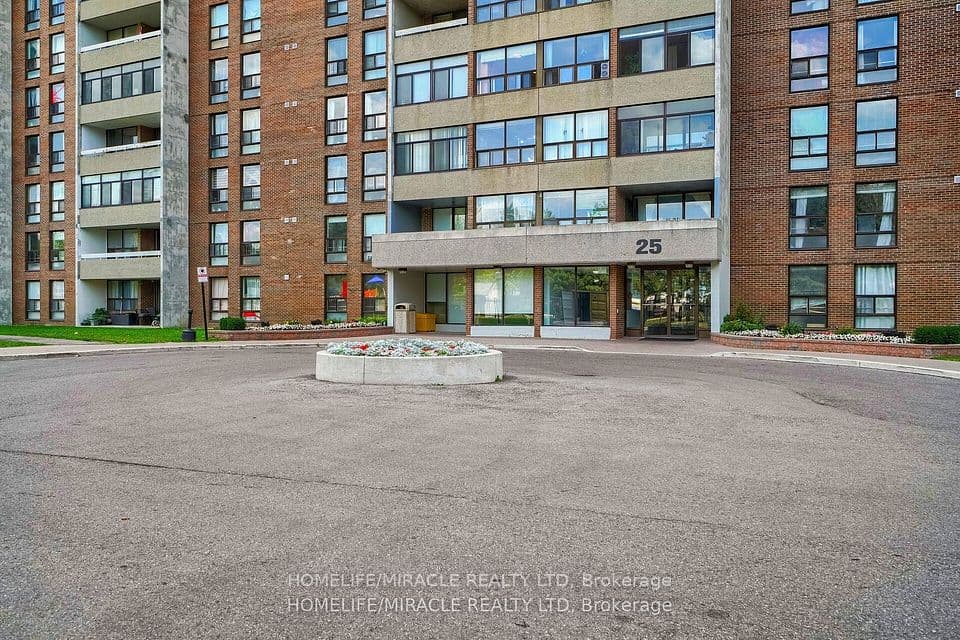 25 Kensington Road 608, Brampton, ON L6T 3W8 – photo 3