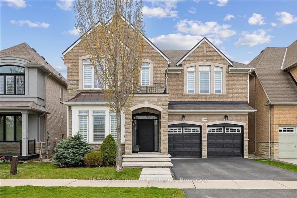 2400 Spring Meadow Way, Oakville, ON L6M 0R6 – main photo
