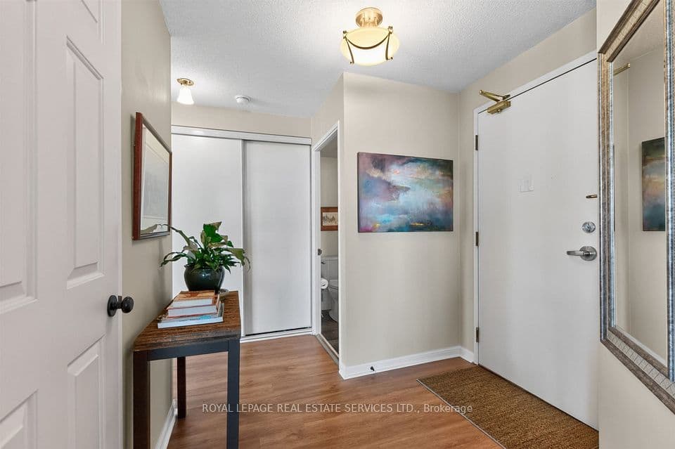 101 Subway Crescent 1711, Toronto, ON M9B 6K4 – photo 2
