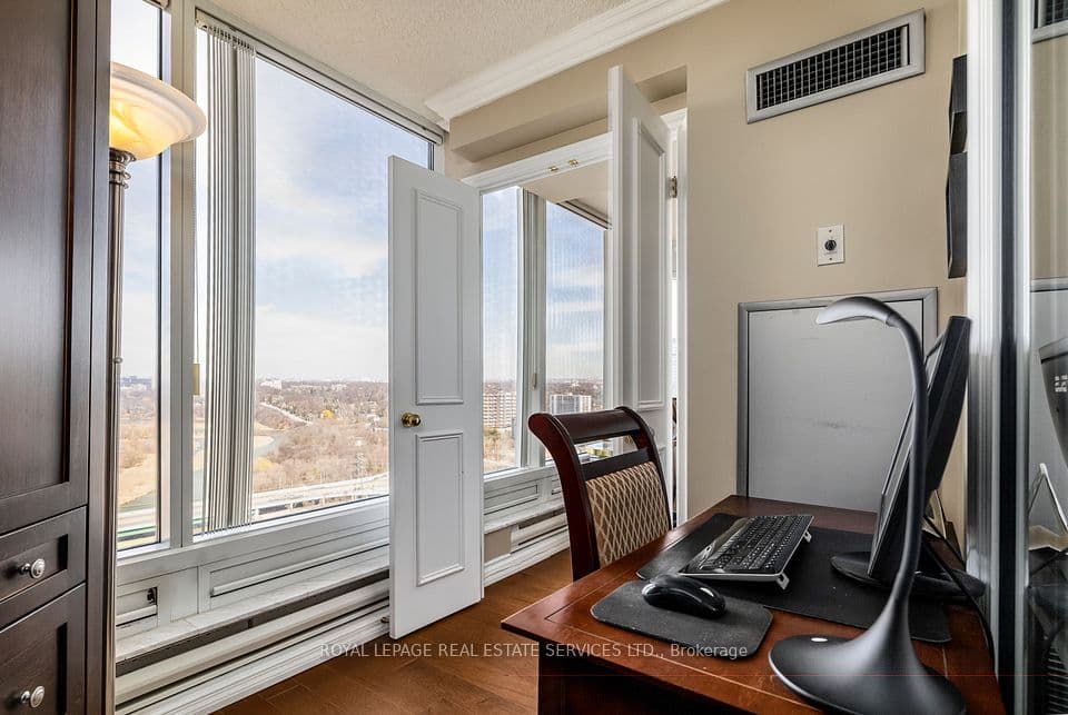 1 Palace Pier Court 2812, Toronto, ON M8V 3W9 – photo 3