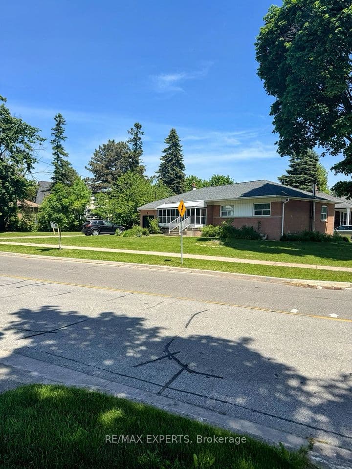 69 Lloyd Manor Road, Toronto, ON M9B 5J1 – main photo