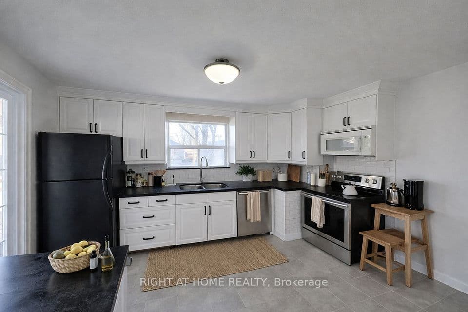 70 Bunnell Crescent, Toronto, ON M3M 2C1 – photo 2