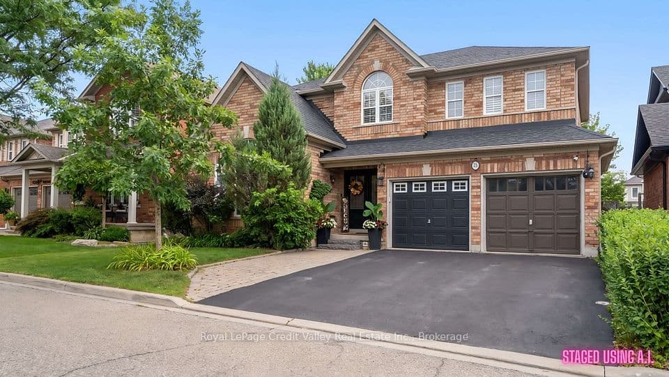 15 Courtsfield Crescent, Brampton, ON L7A 2E3 – main photo