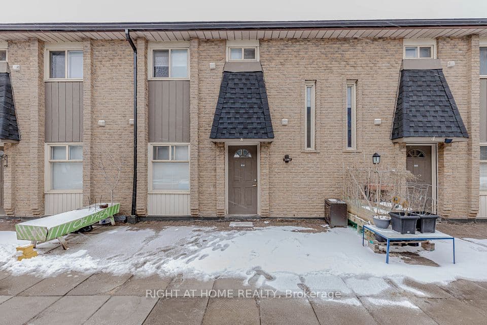 40 Rexdale Boulevard 3, Toronto, ON M9W 5Z3 – main photo