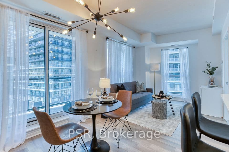 39 Annie Craig Avenue 905, Toronto, ON M8V 0H1 – main photo