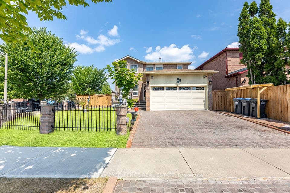 55 Atkins Circle, Brampton, ON L6X 4B9 – main photo