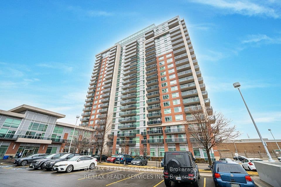 215 Queen Street E 2009, Brampton, ON L6W 0A9 – main photo