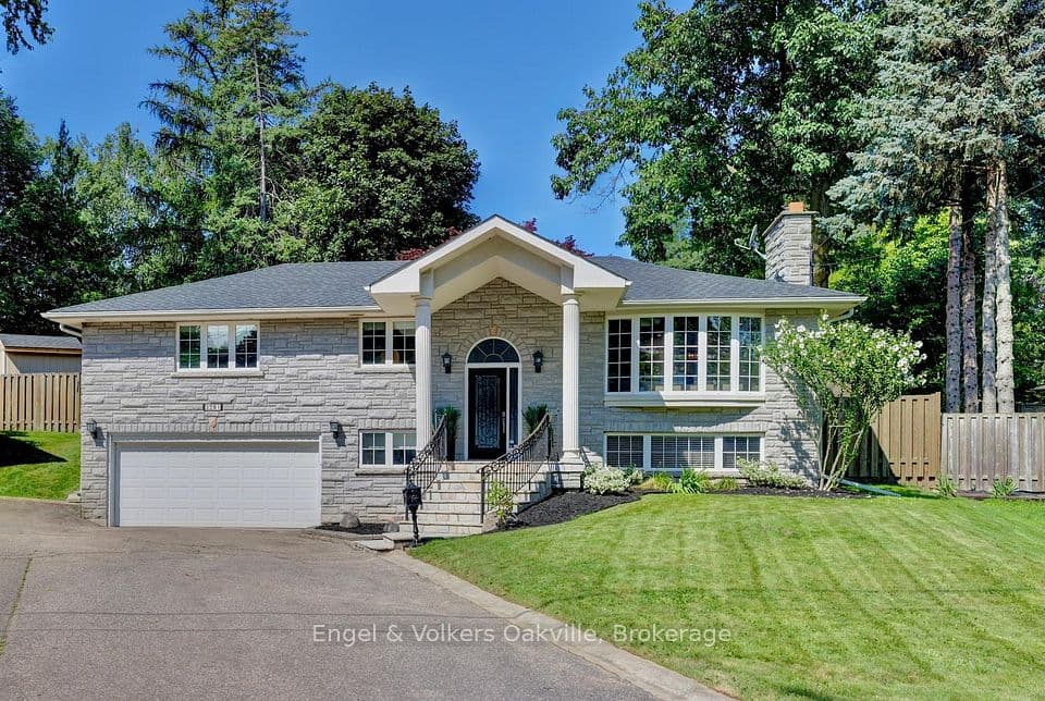 3281 Flanagan Crescent, Mississauga, ON L5C 2M7 – main photo