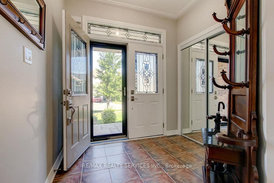 35 Hardgate Crescent, Brampton, ON L7A 3V7 – photo 2