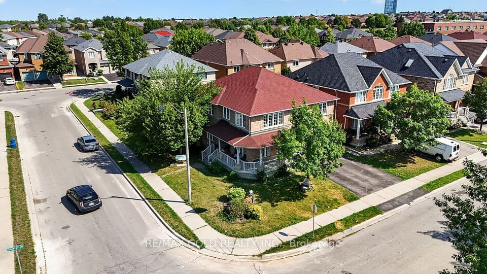 4 SUNNYVIEW Road, Brampton, ON L7A 3E3 – photo 2