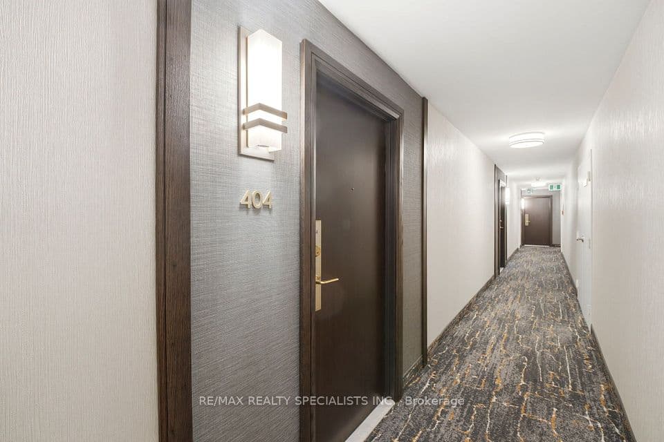 4205 Shipp Drive 404, Mississauga, ON L4Z 2Y9 – main photo